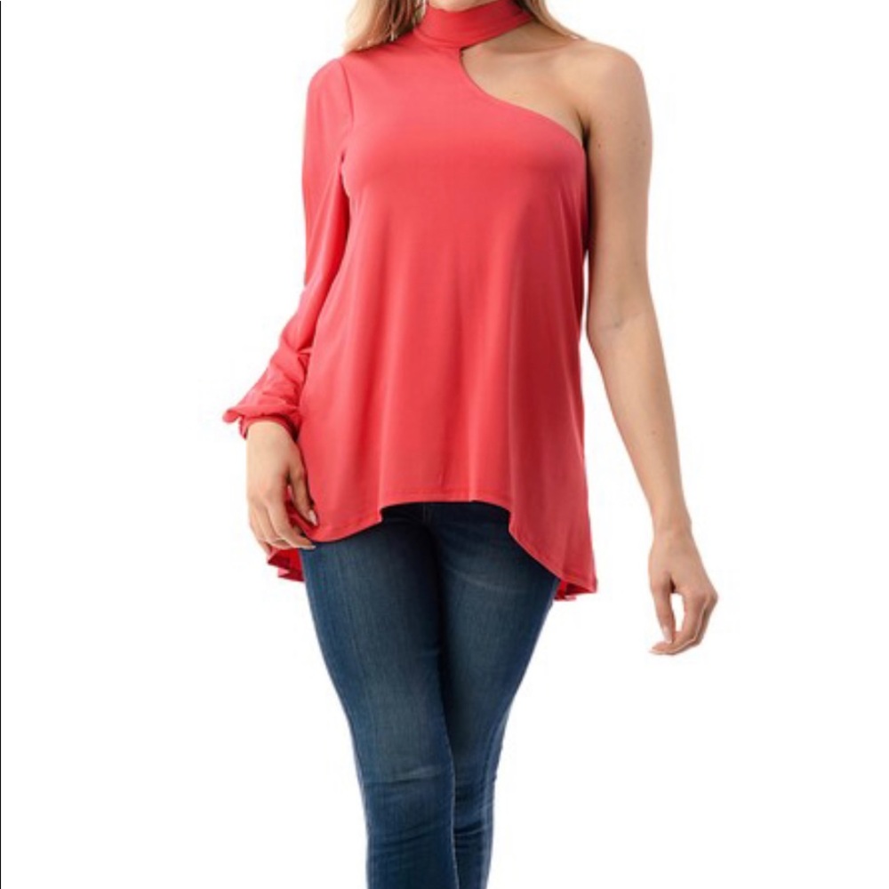 Boutique one shoulder top